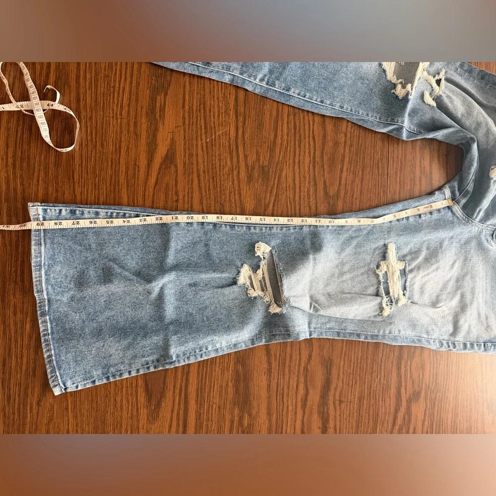 American Eagle Outfitters Light Blue Distressed Flare Jeans - Picture 8 of 8